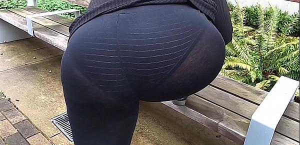 trendsMom Vpl Thick Ass Public